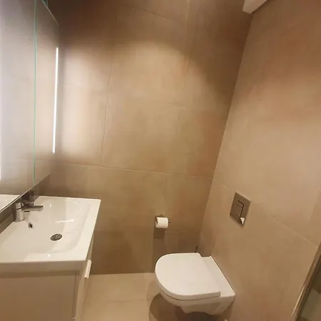 Beautiful, Convenient, Central 2